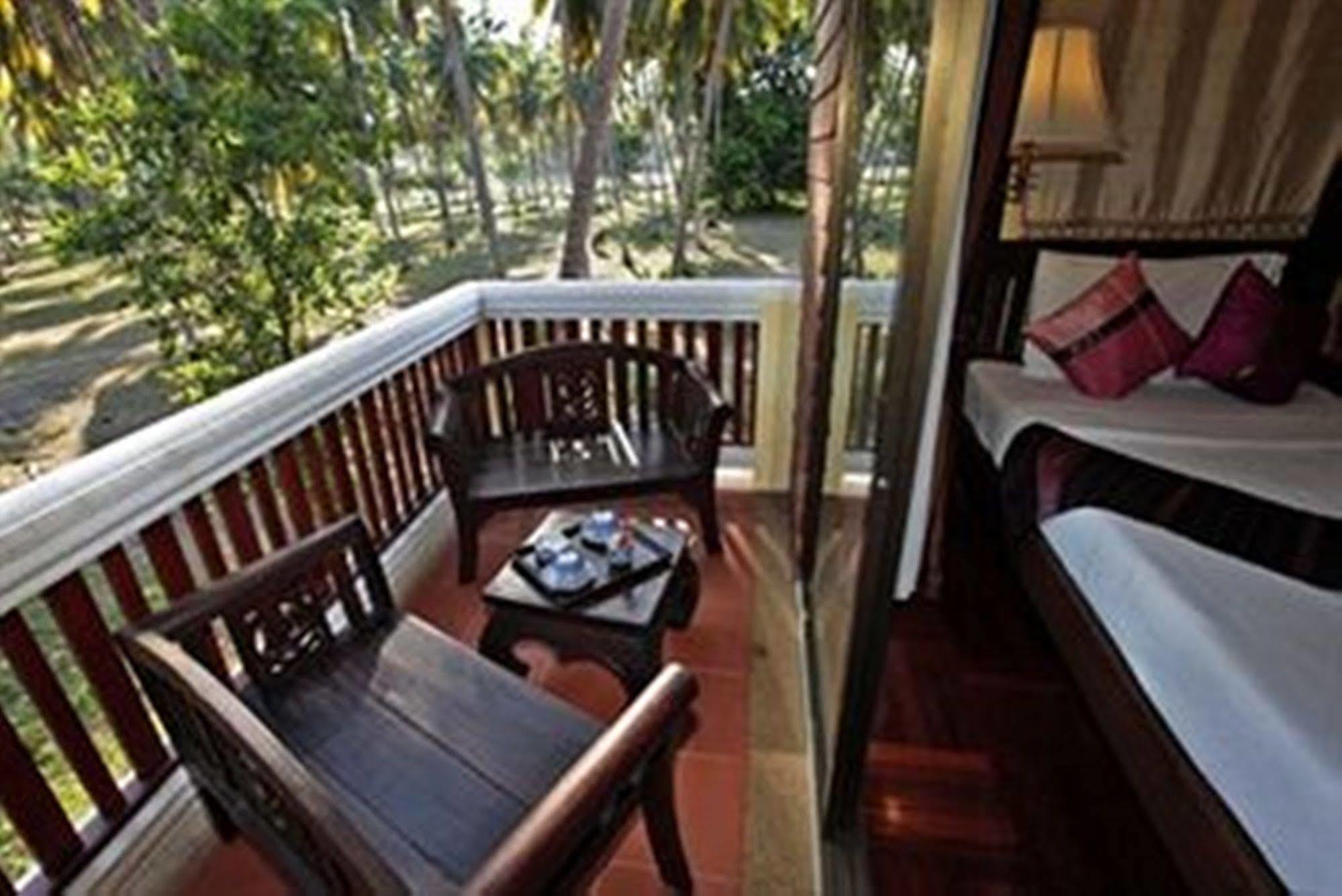 Coral Hotel Bangsaphan Bang Saphan Ngoại thất bức ảnh